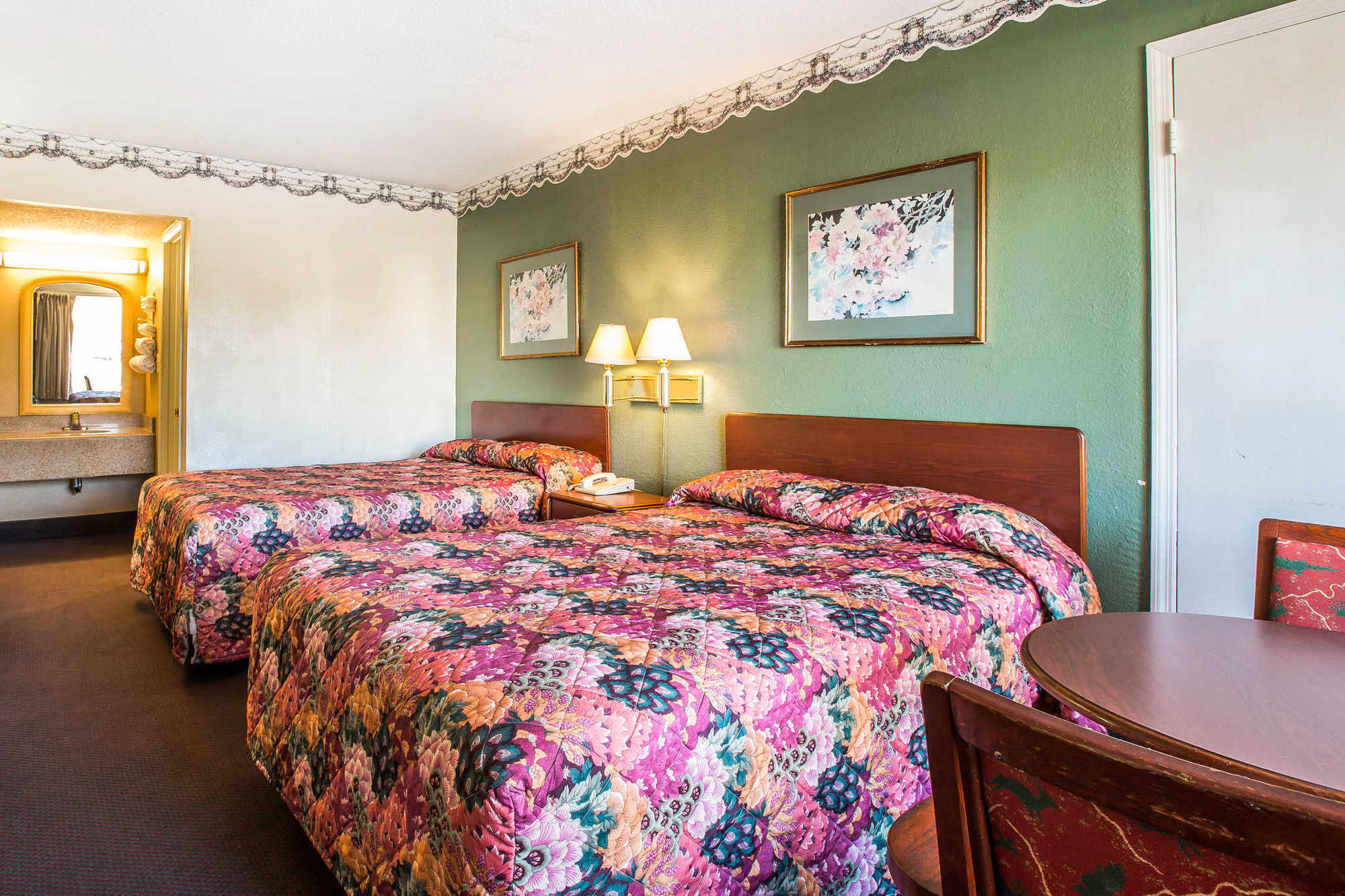 Relax Inn Milledgeville Room photo